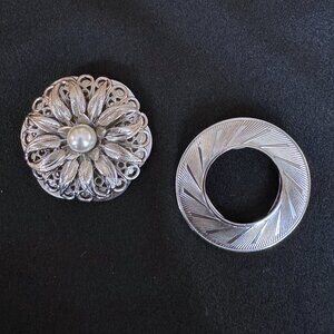 Vintage Plain and Fancy Circular Silver Tone Scarf Clips NWOT by Lieba